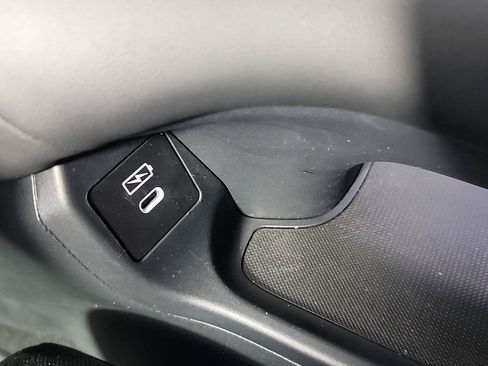 Certified 2024 Honda HR-V LX image 31