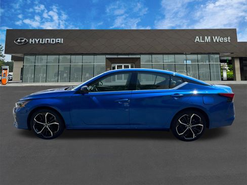 Used 2025 Nissan Altima 2.5 SR FWD image 8