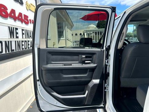 Used 2017 RAM 3500 Tradesman w/ Chrome Appearance Group image 25