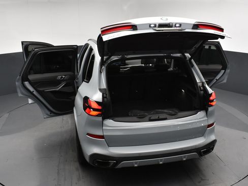 Used 2024 BMW X5 xDrive40i w/ M Sport Package AWD/4WD image 22