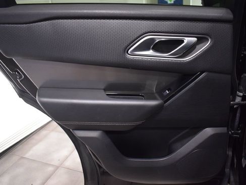 Used 2019 Land Rover Range Rover Velar S image 14