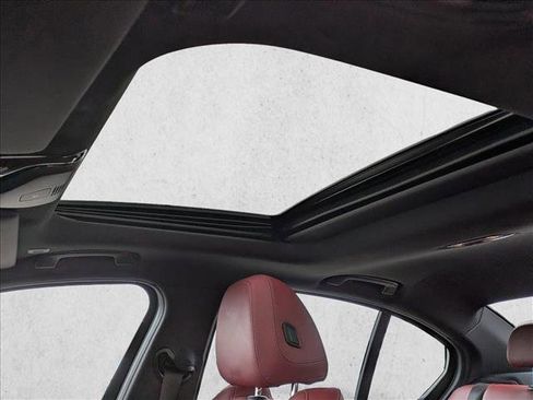 Used 2024 BMW 330i xDrive Sedan w/ Premium Package image 16