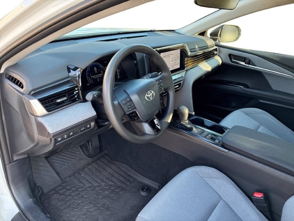 Used 2025 Toyota Camry LE FWD image 23