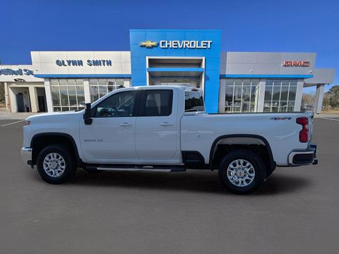 Used 2024 Chevrolet Silverado 2500 LT w/ Convenience Package image 13