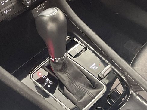 Used 2024 Jeep Compass Latitude image 15