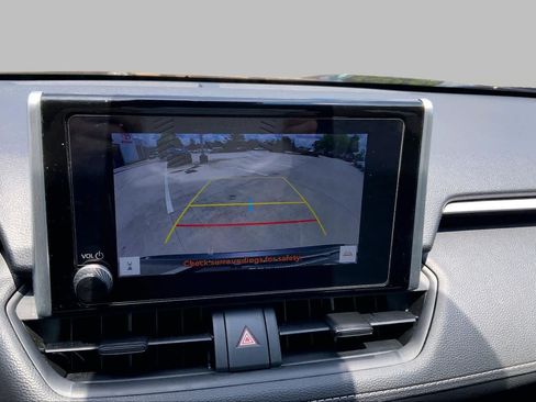 Used 2023 Toyota RAV4 XLE w/ Convenience Package FWD image 29