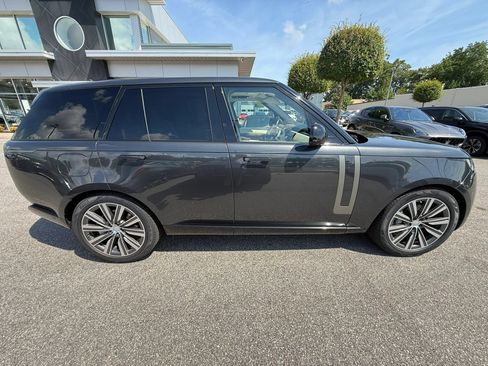 Used 2023 Land Rover Range Rover SE AWD/4WD image 8