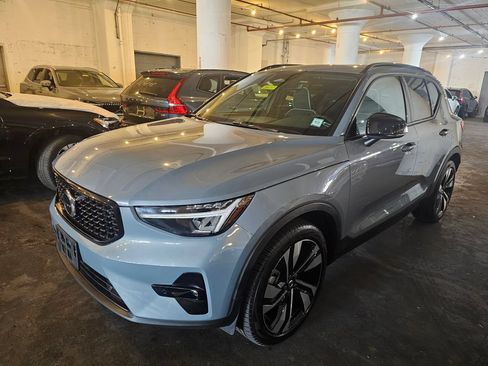 Certified 2023 Volvo XC40 B5 Plus w/ Protection Package Premier AWD/4WD image 1