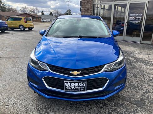 Used 2017 Chevrolet Cruze LT w/ Convenience Package image 8
