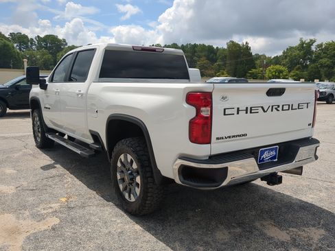 Used 2024 Chevrolet Silverado 2500 LT w/ Convenience Package AWD/4WD image 5
