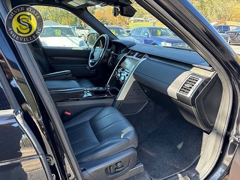 Used 2018 Land Rover Discovery HSE image 18
