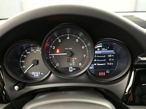 Certified 2023 Porsche Macan Turbo AWD/4WD image 18