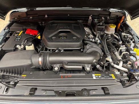 Used 2024 Jeep Wrangler Unlimited Sahara w/ Technology Group image 28