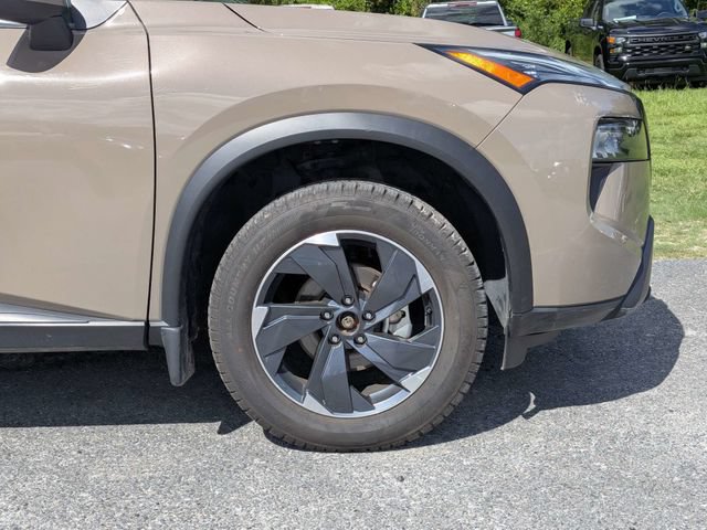 Used 2025 Nissan Rogue SV AWD/4WD image 12