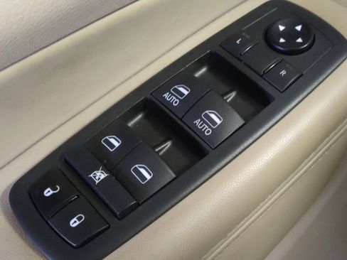 Used 2021 Jeep Grand Cherokee Limited w/ Luxury Group II AWD/4WD image 27