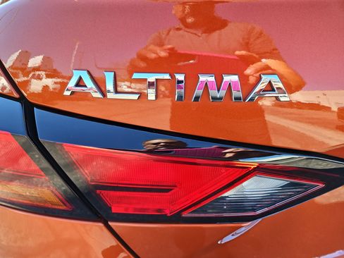 Used 2022 Nissan Altima 2.5 SR image 24