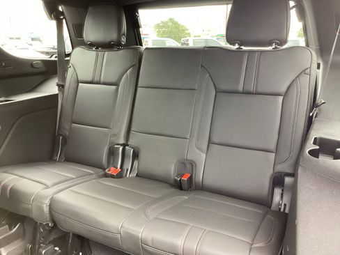 Used 2022 Chevrolet Tahoe RST w/ Sport Performance Package image 32