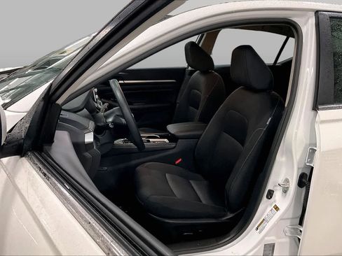 Used 2023 Nissan Altima 2.5 SV AWD/4WD image 8