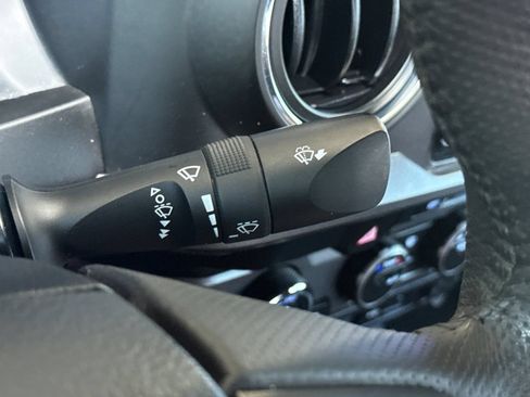 Used 2020 Toyota Tacoma SR5 AWD/4WD image 38