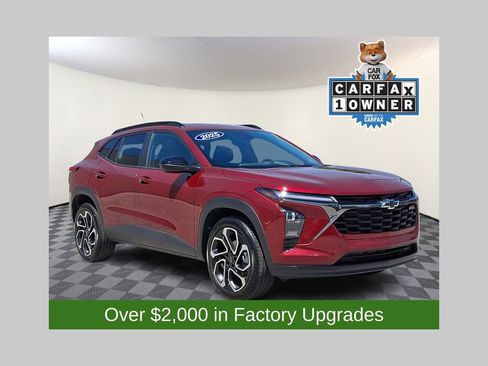 Used 2025 Chevrolet Trax RS w/ Sunroof Package FWD image 1