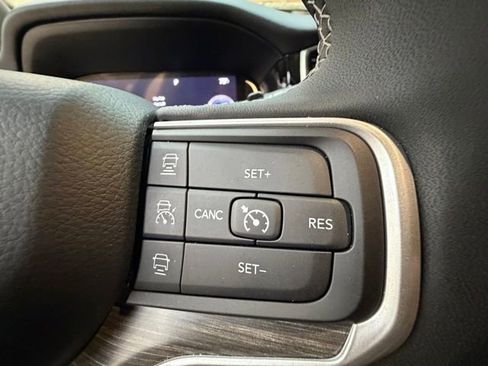 Used 2023 Jeep Wagoneer Series III w/ Preferred Equipment Group AWD/4WD image 25