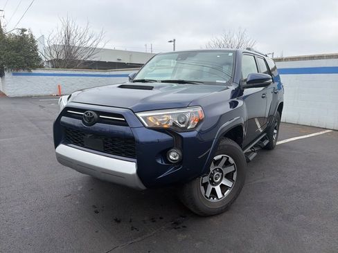 Used 2024 Toyota 4Runner TRD Off-Road Premium image 2