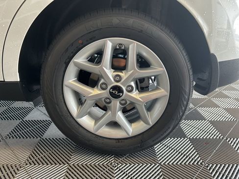 New 2025 Kia Soul S image 8