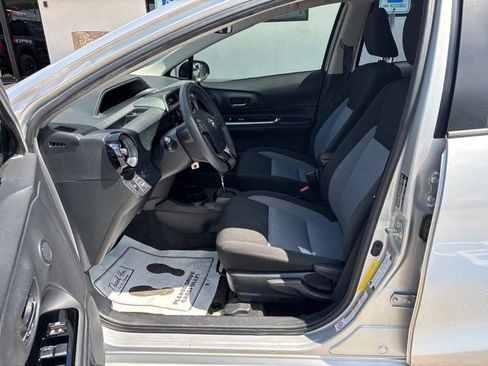 Used 2018 Toyota Prius C Two FWD image 13