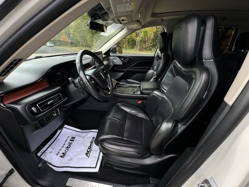 Used 2022 Lincoln Aviator Reserve w/ Equipment Group 201A image 10