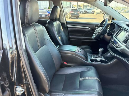 Used 2018 Toyota Highlander SE w/ Carpet Mat Package (TMS) AWD/4WD image 20