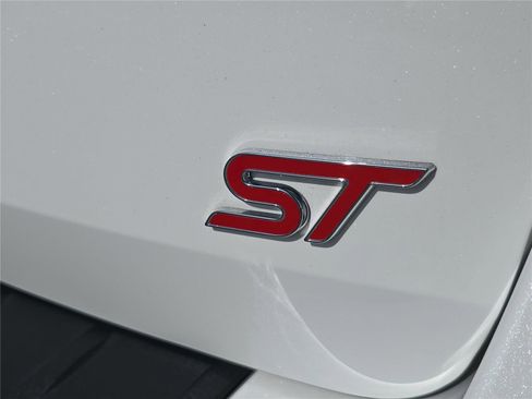 Used 2025 Ford Explorer ST RWD image 5
