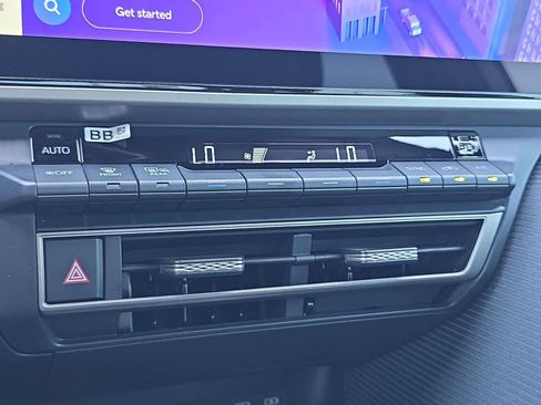 Used 2025 Toyota Camry SE w/ Multimedia Upgrade Package FWD image 23