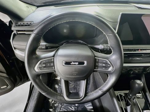 Used 2022 Jeep Compass High Altitude AWD/4WD image 11