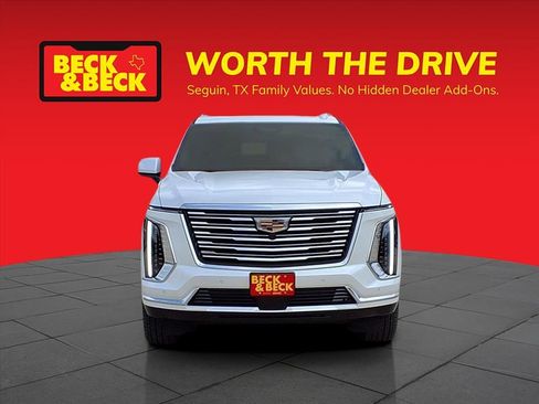 Used 2025 Cadillac Escalade Premium Luxury Platinum image 2