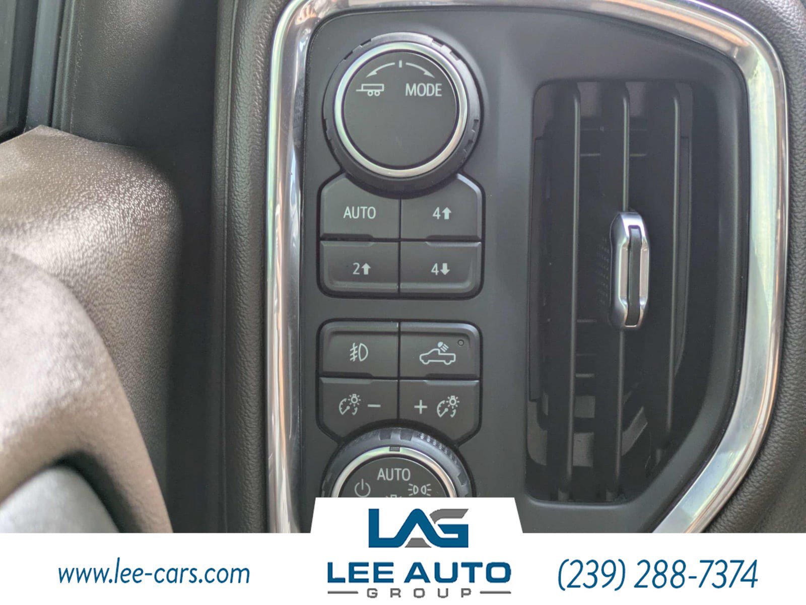 Used 2022 Chevrolet Silverado 1500 LTZ w/ LTZ Premium Package AWD/4WD image 21