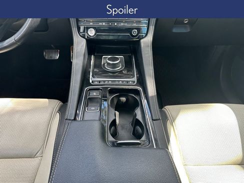 Used 2020 Jaguar F-PACE R-Sport image 15