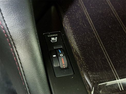 Used 2023 Lexus GX 460 Premium w/ Premium Package image 11