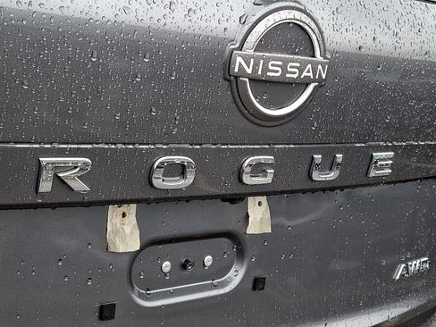 Used 2023 Nissan Rogue S image 29