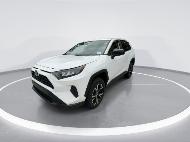 Used 2022 Toyota RAV4 LE FWD image 4