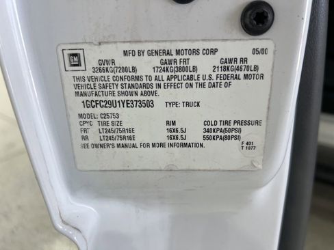 Used 2000 Chevrolet Silverado 2500 W/T w/ Firm Ride Suspension Pkg image 28