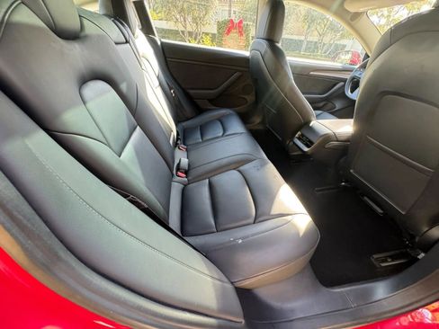 Used 2022 Tesla Model 3 Standard Range image 10