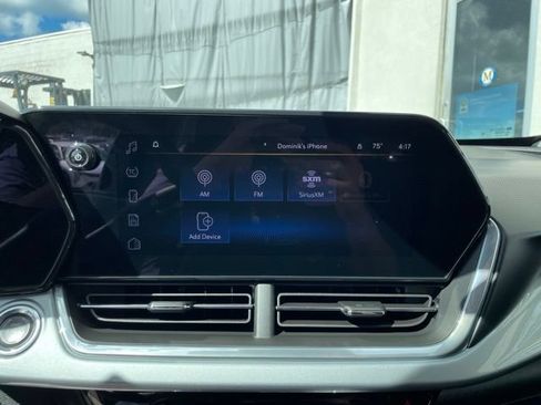 Used 2024 Chevrolet Trax LT FWD image 18