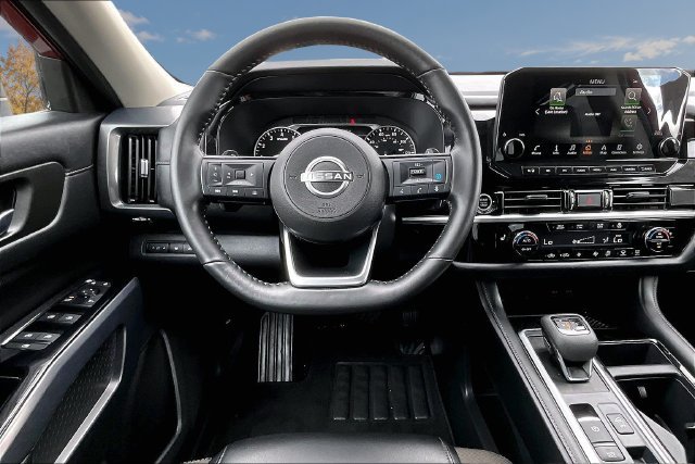 Used 2024 Nissan Pathfinder SL w/ Cargo Package FWD image 8