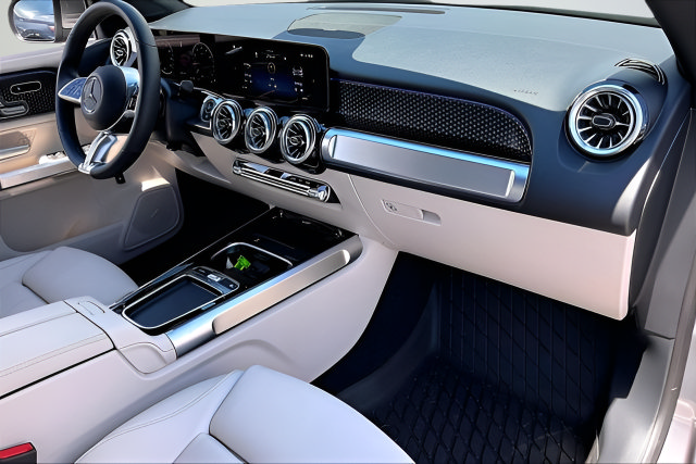 Certified 2026 Mercedes-Benz GLB 250 4MATIC image 21
