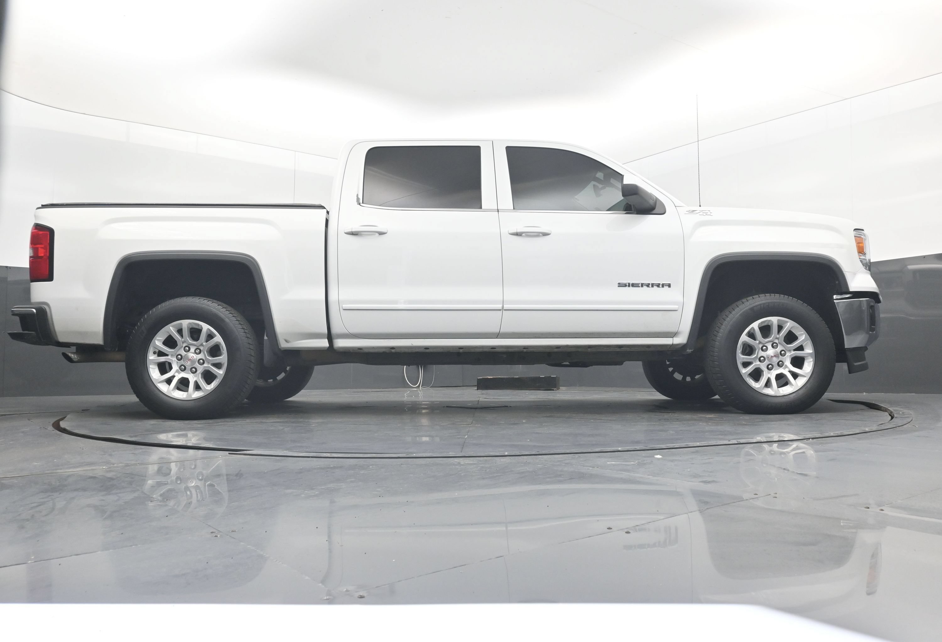 Used 2015 GMC Sierra 1500 SLE w/ SLE Value Package AWD/4WD image 29