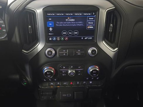 Used 2019 GMC Sierra 1500 SLT image 31