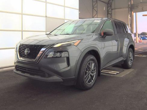 Used 2023 Nissan Rogue S FWD image 2