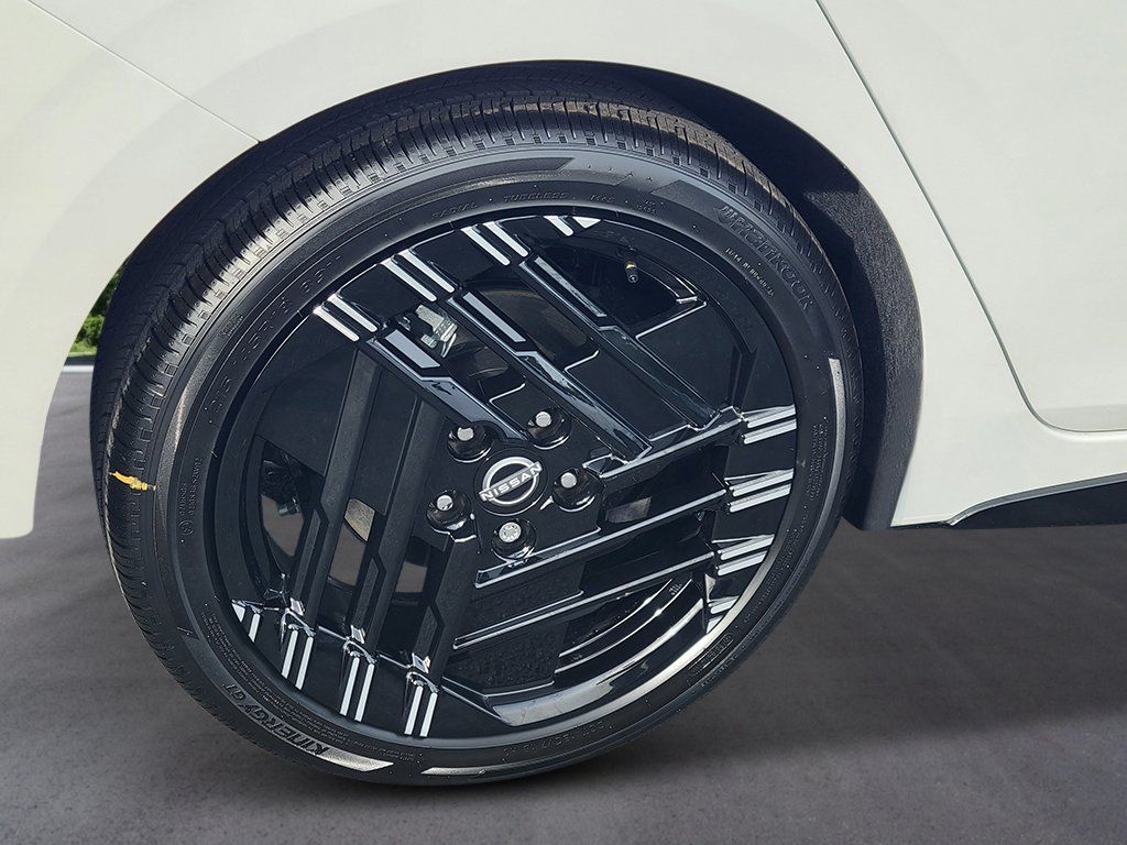 New 2027 Nissan Sentra SR FWD image 10