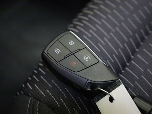 Used 2025 Chevrolet Equinox LT FWD image 31