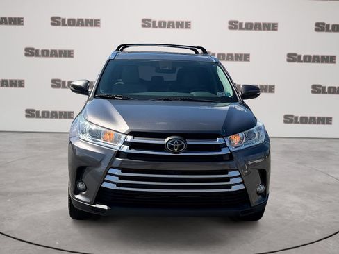 Used 2019 Toyota Highlander XLE AWD/4WD image 8